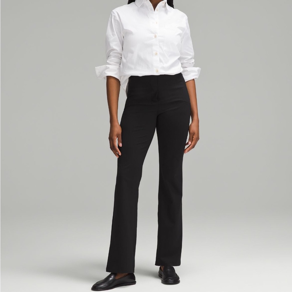 NWOT! Lululemon Smooth Fit Pull On High Rise Pant, Sz 6!